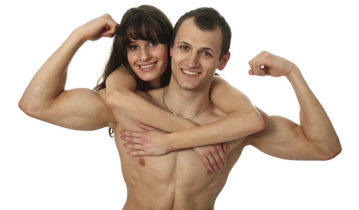 wanita dengan lelaki yang mempunyai pembesaran zakar